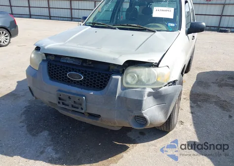 2005 Ford Escape Xls z USA, uszkodzony, nr VIN 1FMYU02ZX5KA48146